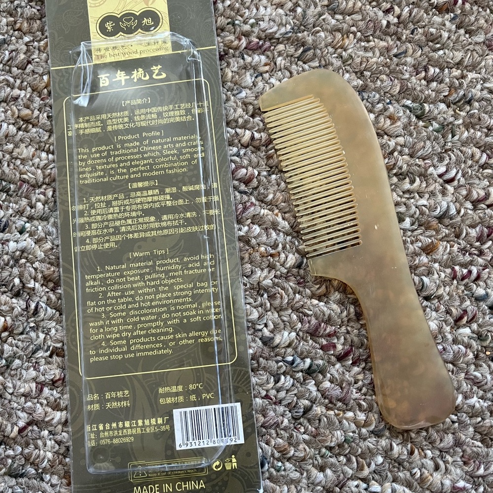 Comb - Picture 2 of 2